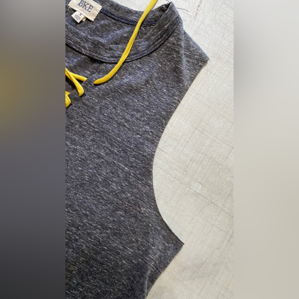 BKE Charcoal Sleeveless Top with Mustard Lace-Up - Picture 7 of 8